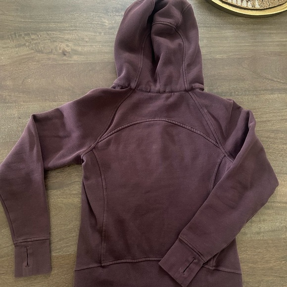 Lululemon Scuba Hoodie Cotton Fleece
Pelt 8 - Picture 2 of 9